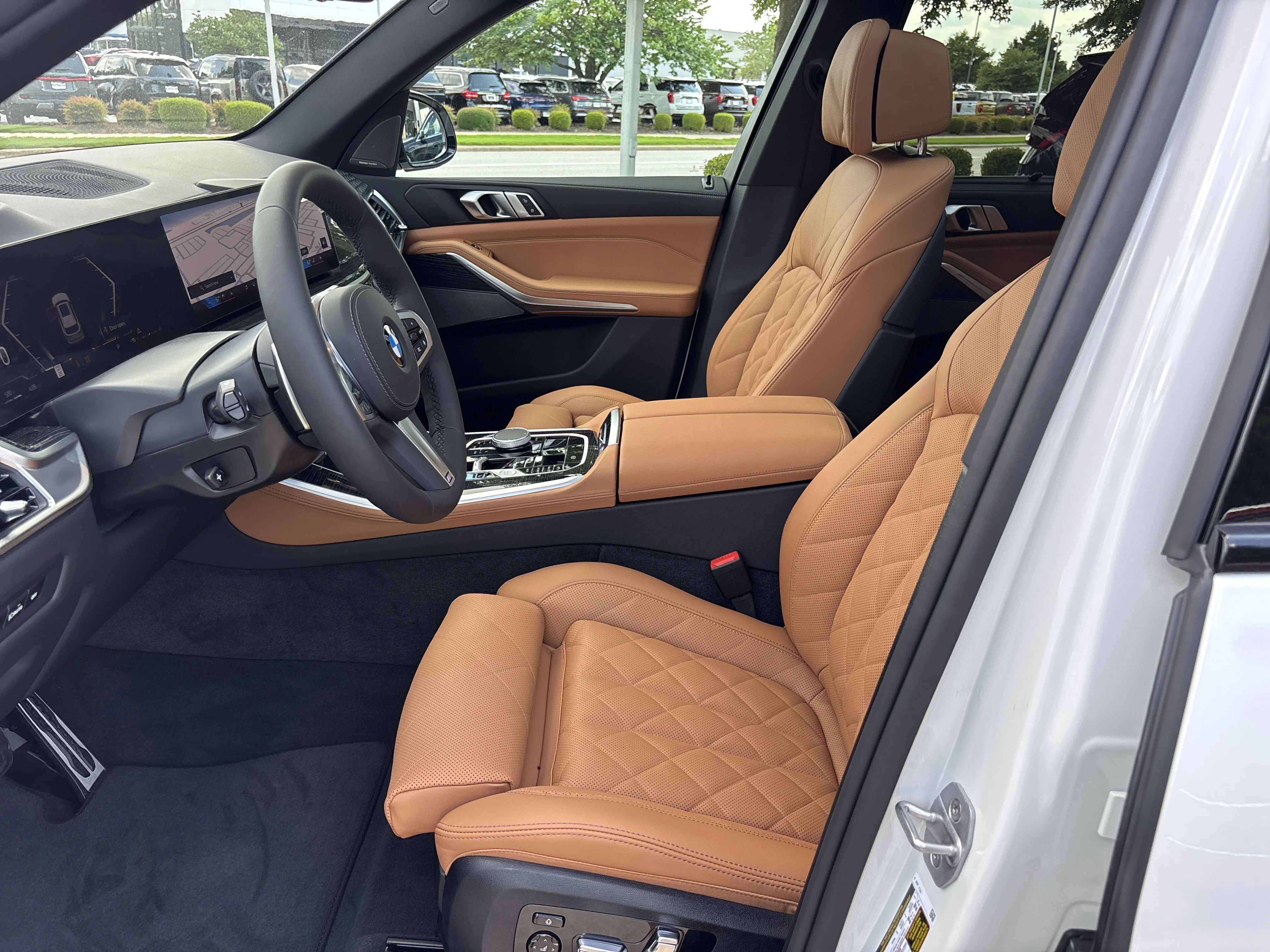 New 2026 MINERAL WHITE BMW xDrive40i image 16