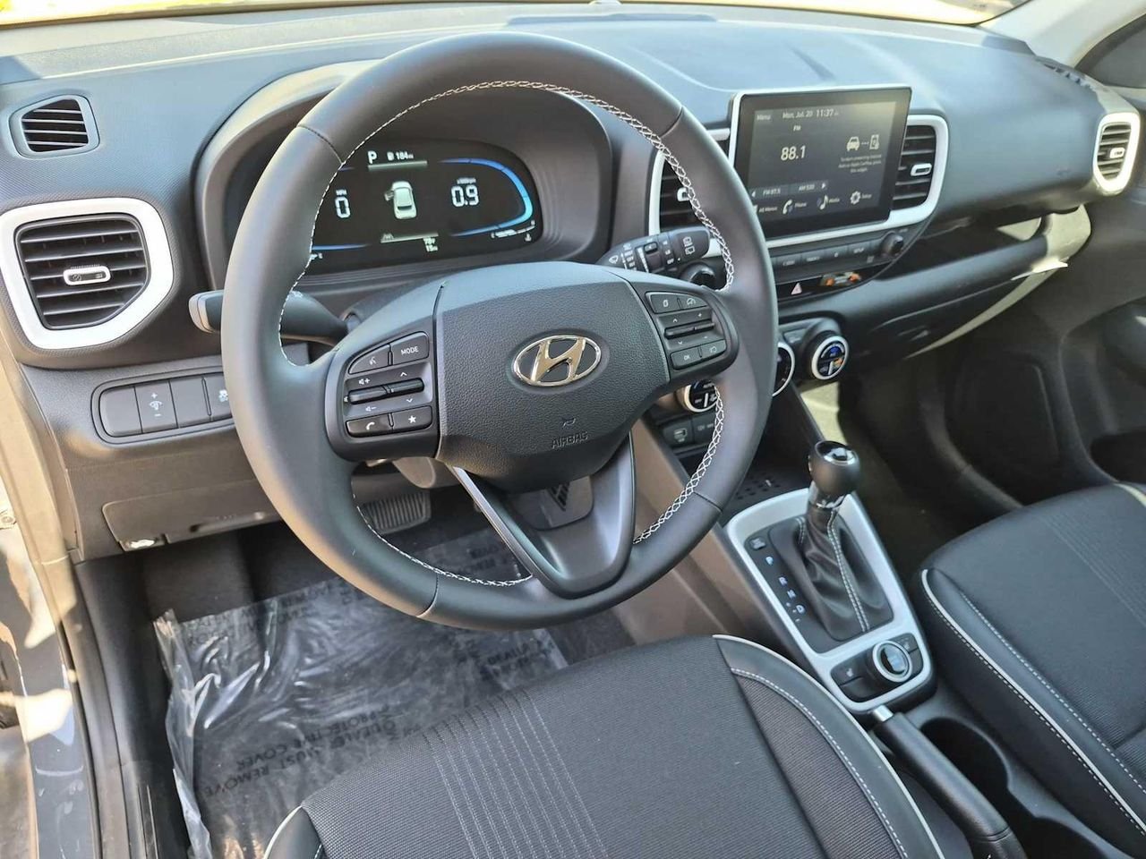 2026 Hyundai Venue SEL - Photo 10