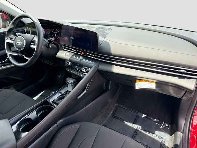 Used 2025 Red Hyundai SEL Convenience image 27