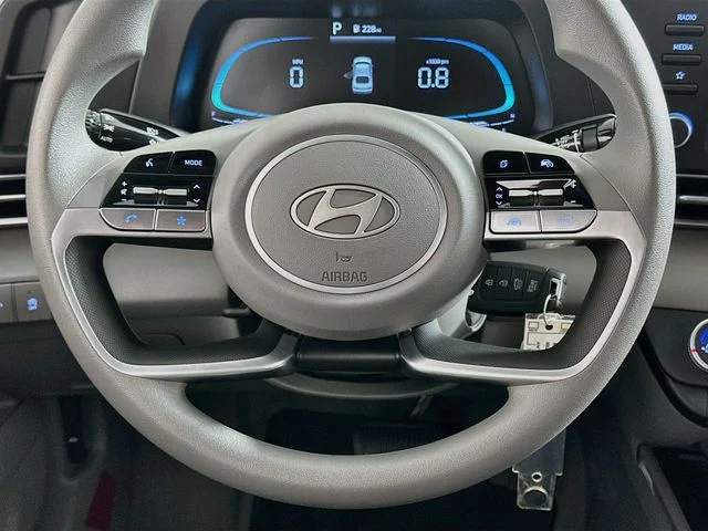 New 2026 Hyundai ELANTRA SE