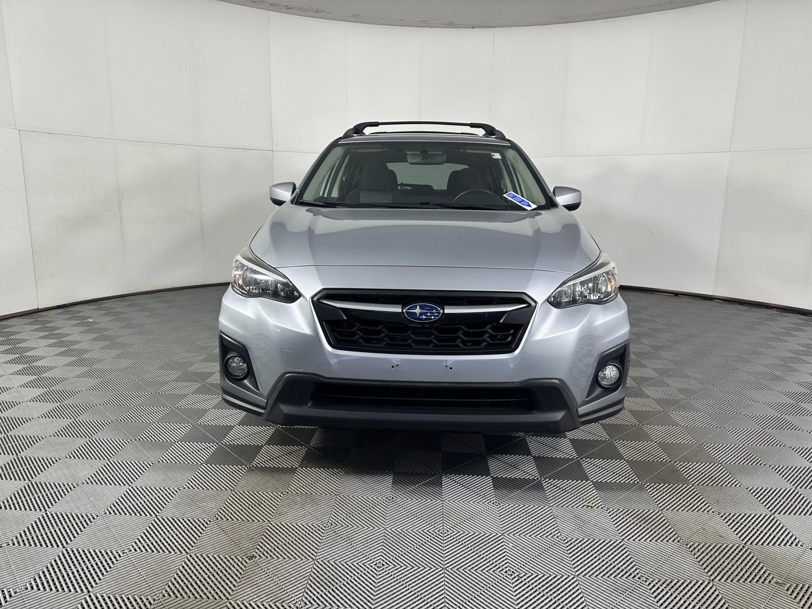 Used 2018 Ice Silver Metallic Subaru Premium image 2