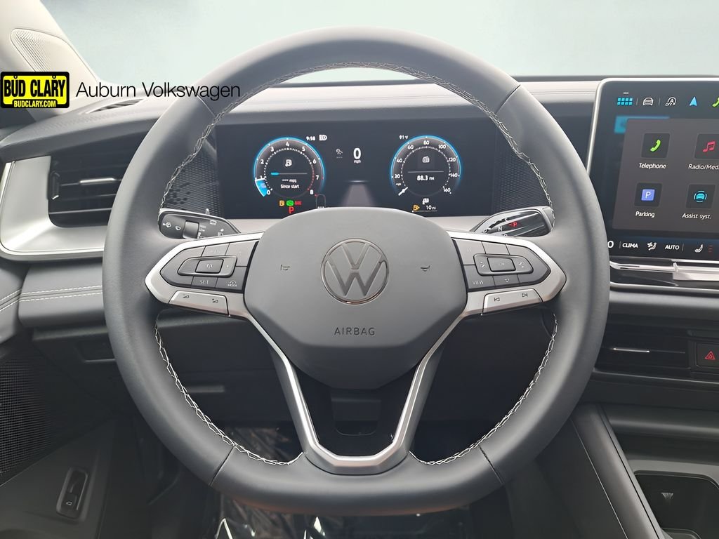 2025 Volkswagen Tiguan SE - Photo 22