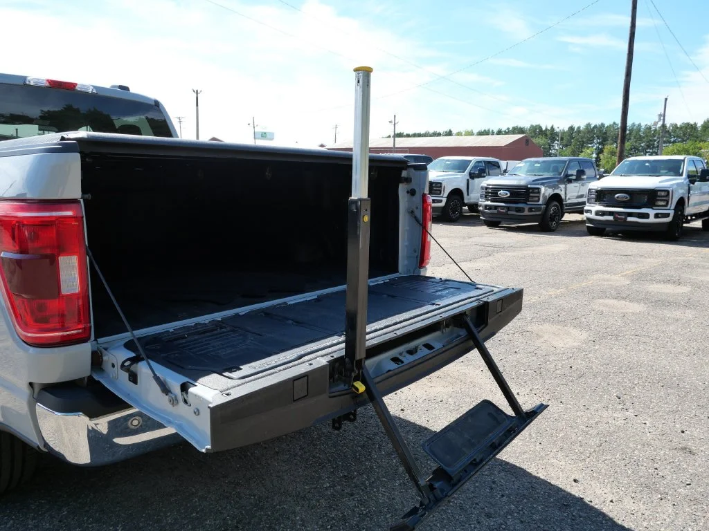 Used 2023 White Ford XLT image 9