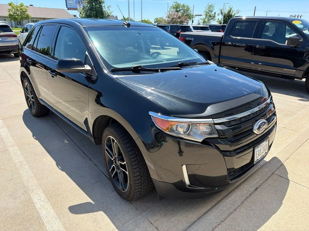 Used 2014 Black Ford SEL image 4