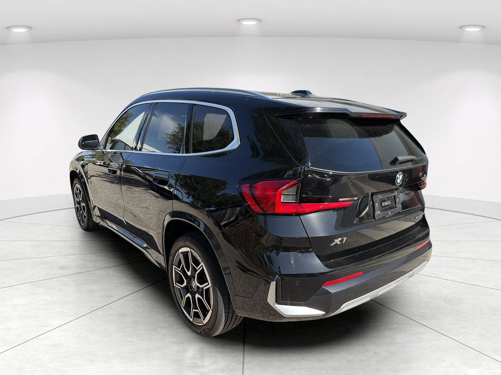 New 2026 Jet Black BMW xDrive28i image 6