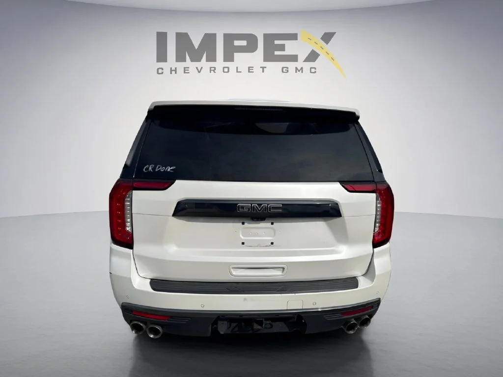 Used 2023 White Frost Tricoat GMC Denali Ultimate image 4