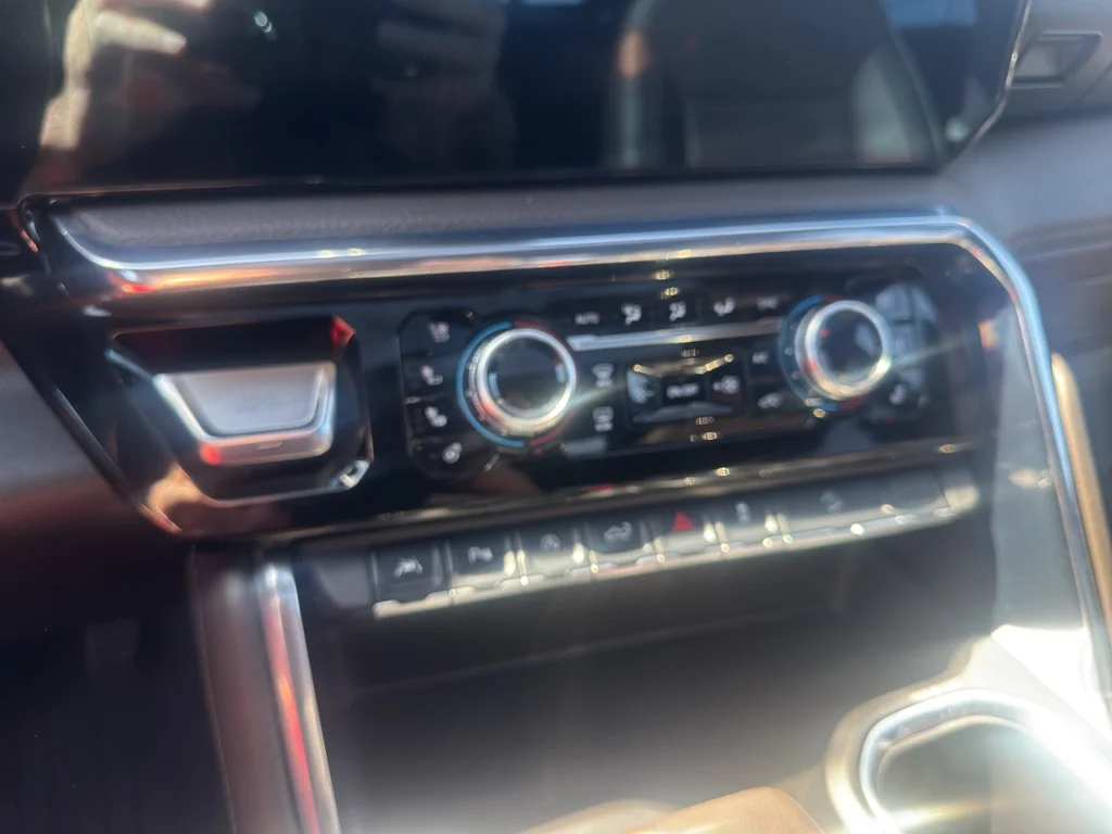 Used 2025 Sterling Metallic GMC Denali image 28