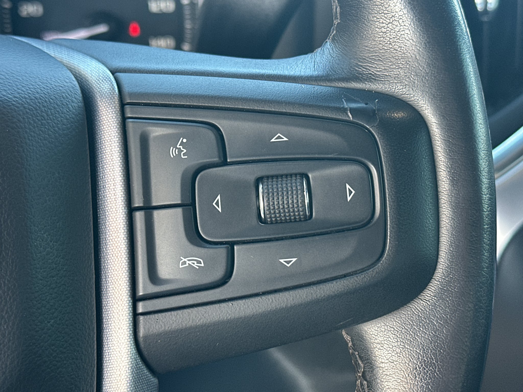 Used 2021 Quicksilver Metallic GMC Elevation image 20