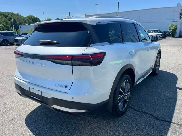Certified Used 2026 White INFINITI LUXE image 3