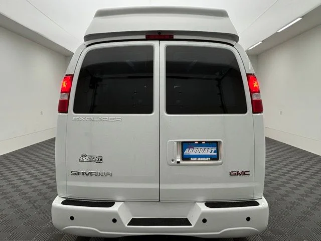 New 2026 Summit White GMC Work Van image 9