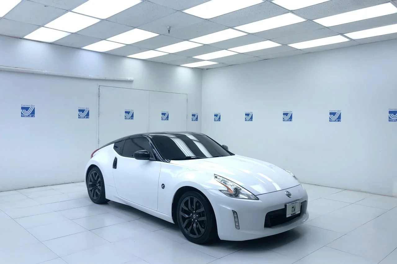 2016 Nissan 370Z Coupe's photo