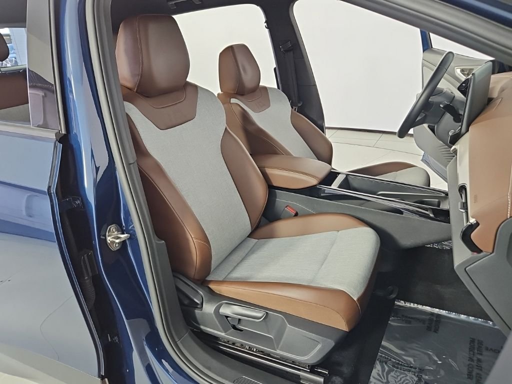 Used 2023 Blue Volkswagen Pro image 18