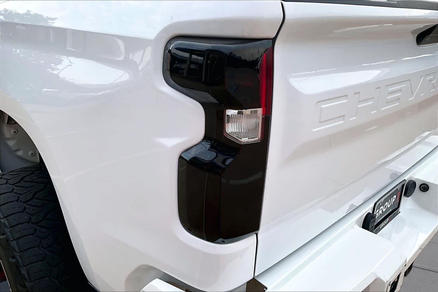 Used 2019 Summit White Chevrolet RST image 28