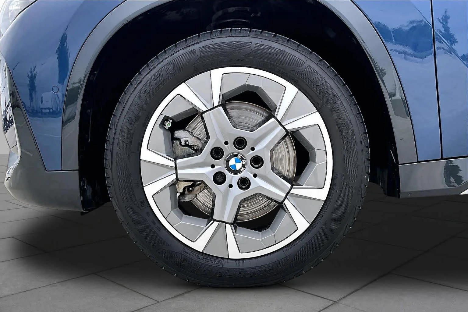 Used 2023 Phytonic Blue Metallic BMW xDrive28i image 11