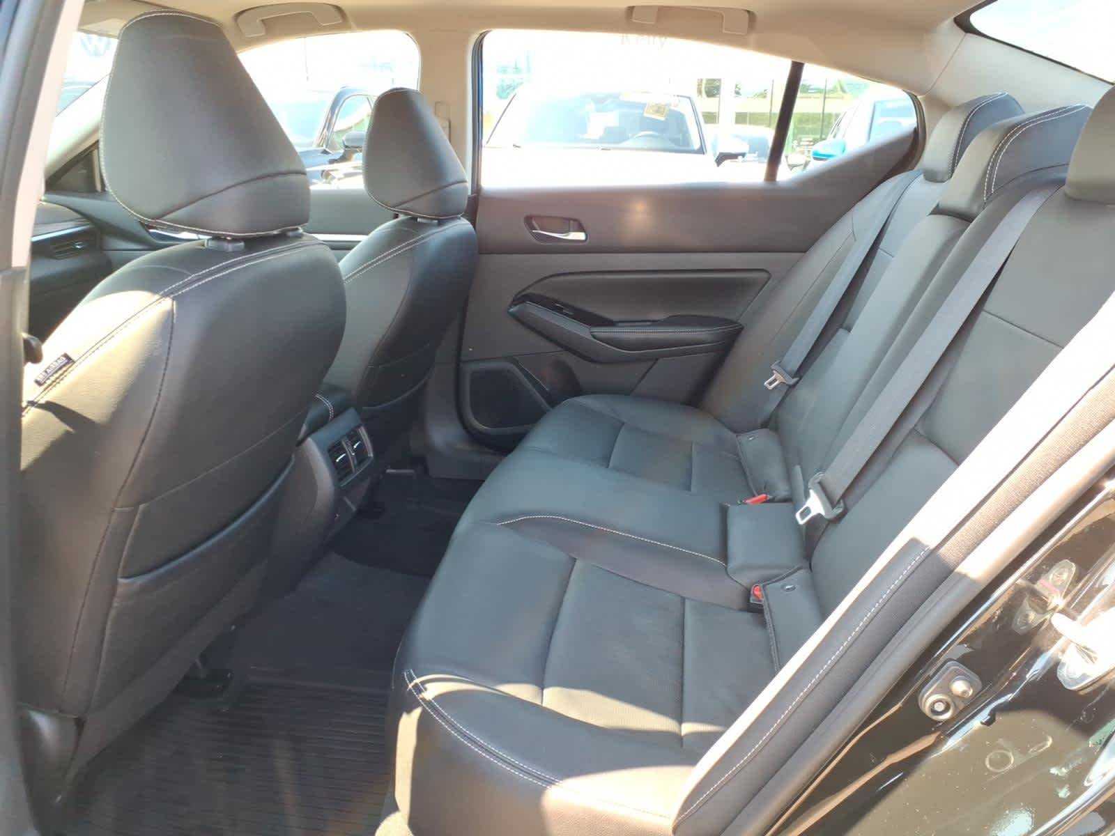 Used 2022 Super Black Nissan 2.5 SL image 13