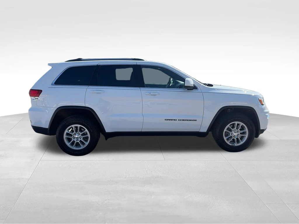 Used 2020 White Jeep Laredo E image 7