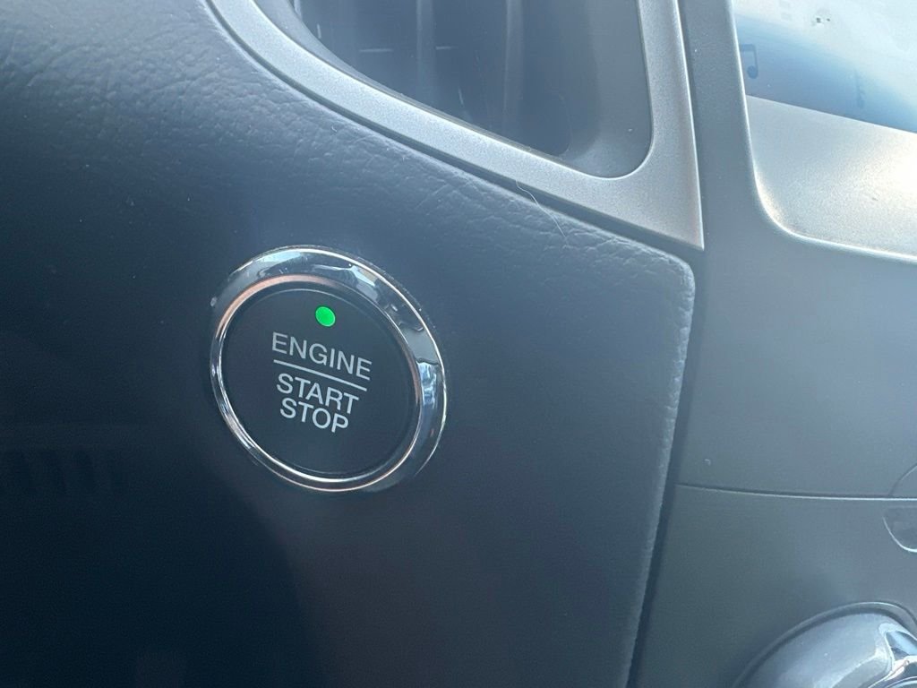 Used 2017 Gray Ford SEL image 18