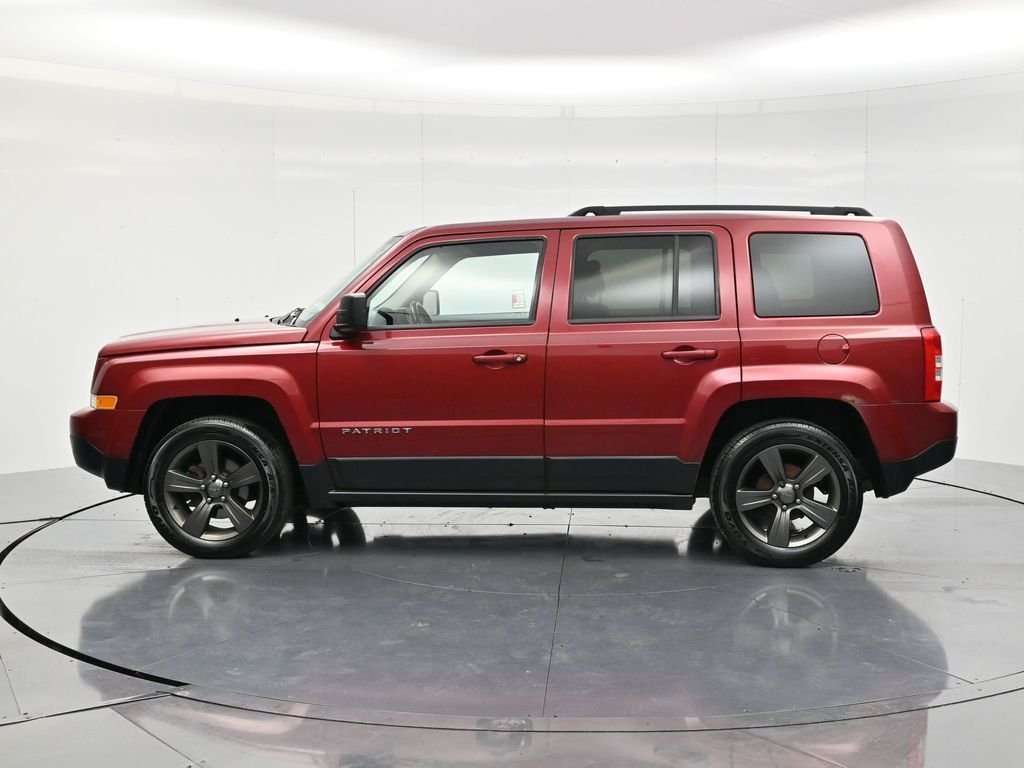 Used 2014 Deep Cherry Red Crystal Pearlcoat Jeep Latitude image 8