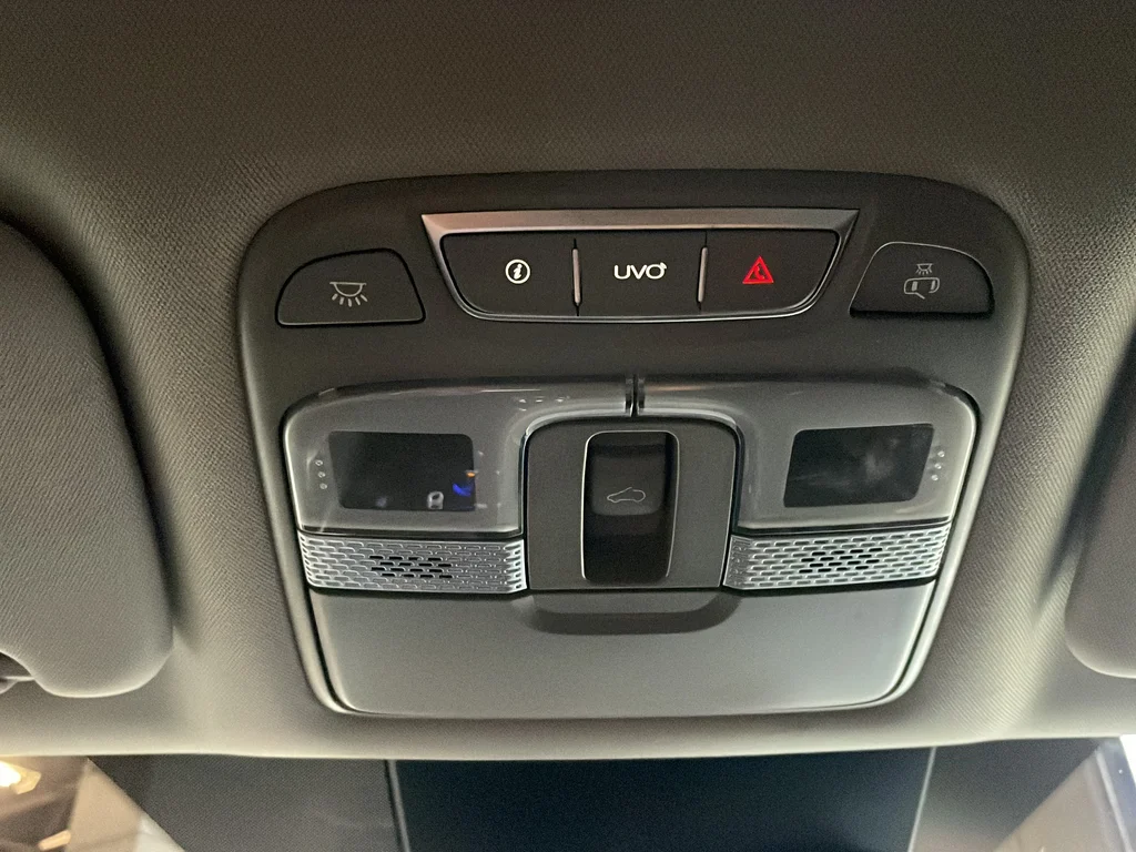 Certified Used 2022 White Kia S image 35