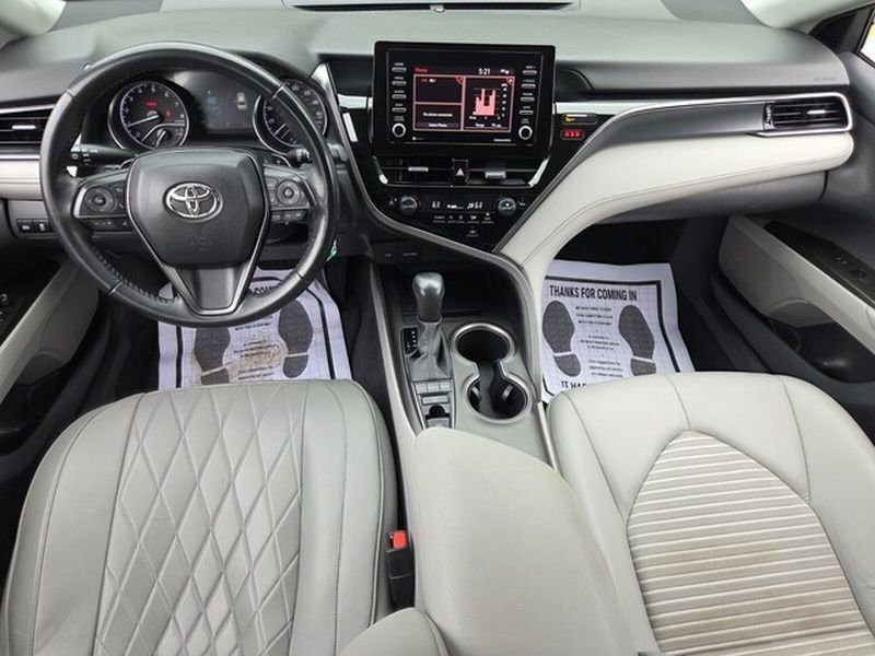 Used 2023 Ice Toyota SE image 10