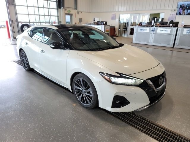 2019 Nissan Maxima Platinum's photo
