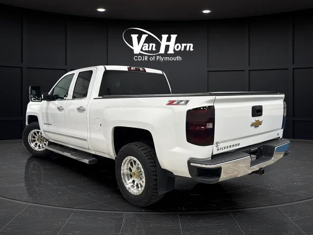 Used 2015 Summit White Chevrolet LT image 5