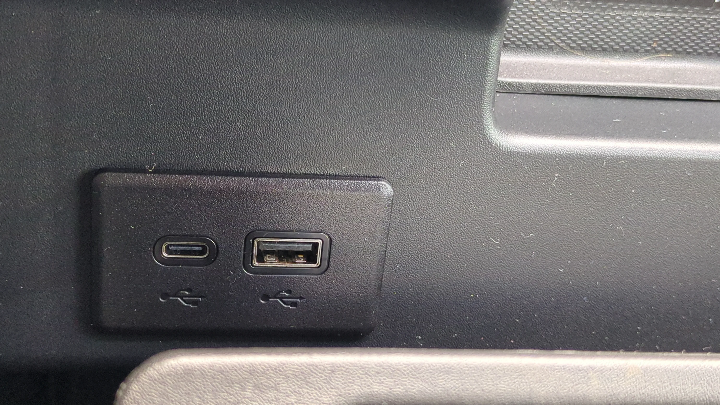 Used 2025 Summit White Chevrolet RST image 17