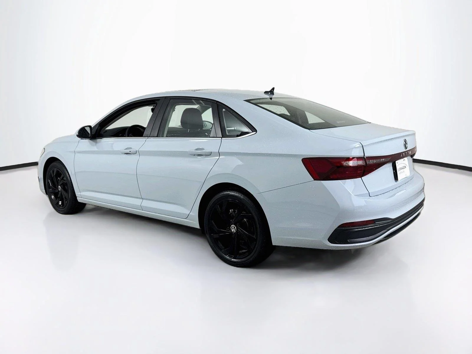 New 2027 GRAY Volkswagen SE image 7