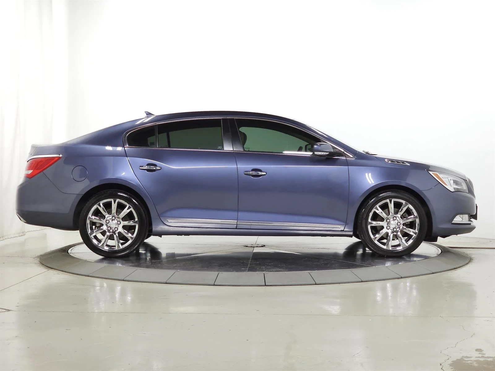 Used 2014 Blue Buick Leather image 9
