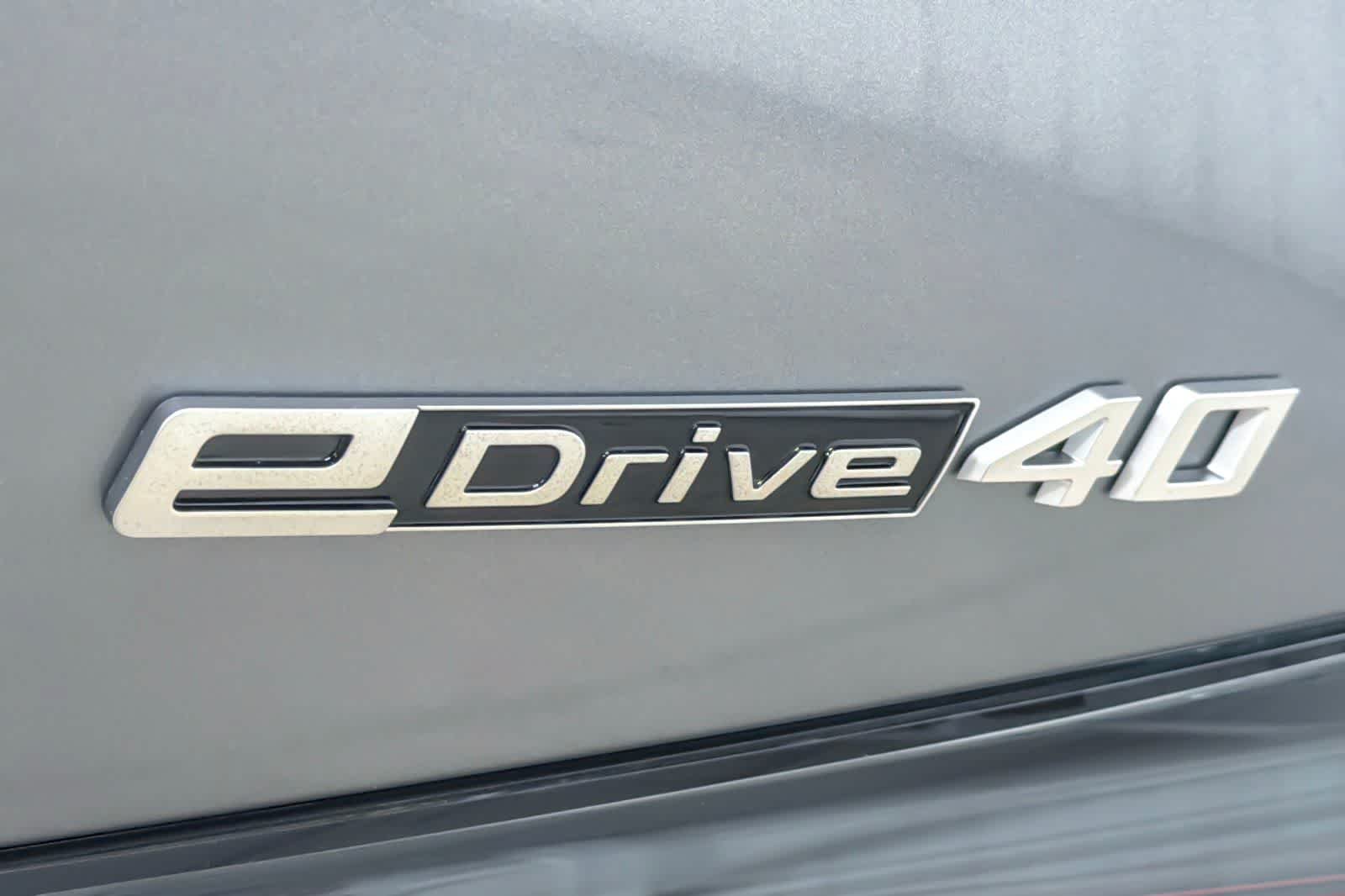 New 2026 Skyscraper Grey Metallic BMW eDrive40 image 25
