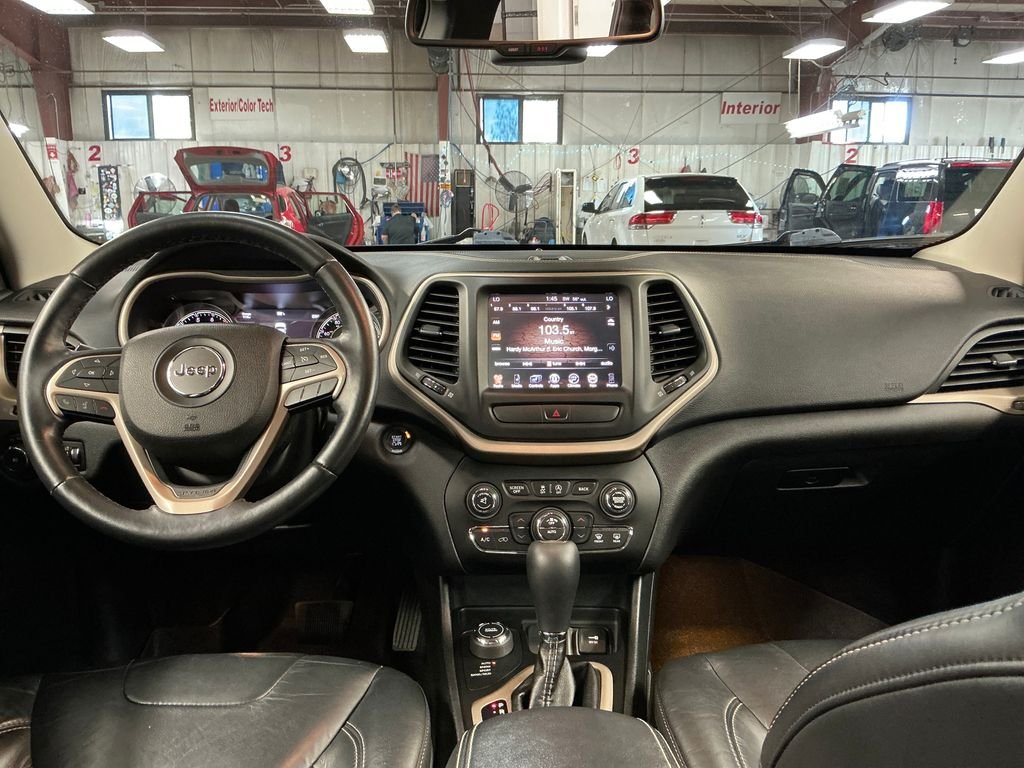 Used 2016 Red Jeep Limited image 18