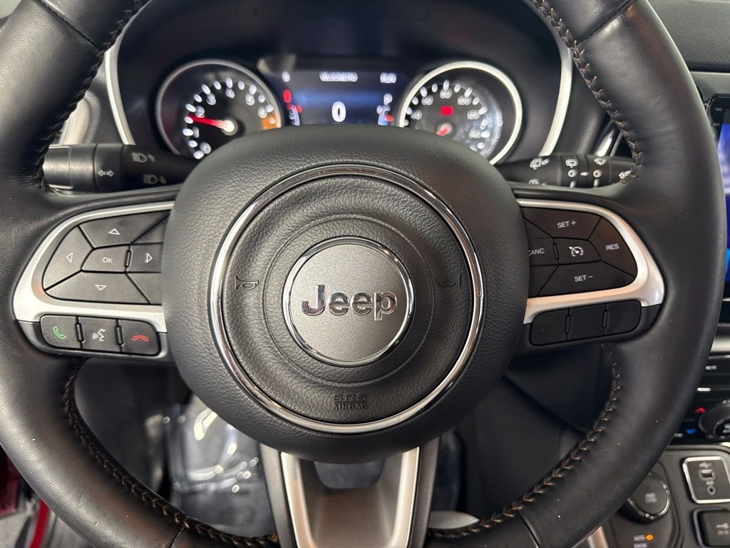 Used 2021 Velvet Jeep Latitude image 17
