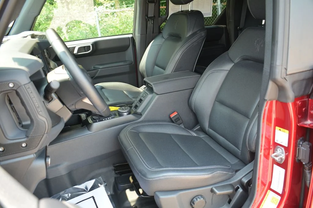 Used 2025 Red Ford Badlands image 9
