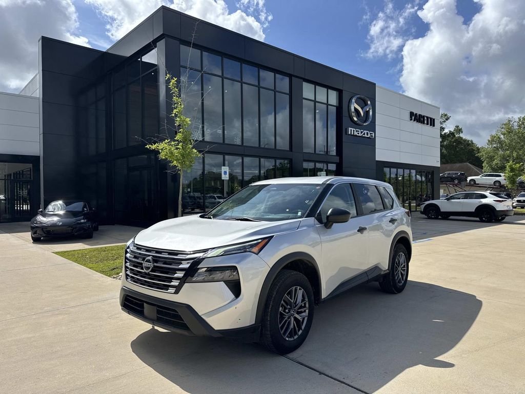 2024 Nissan Rogue S AWD's photo