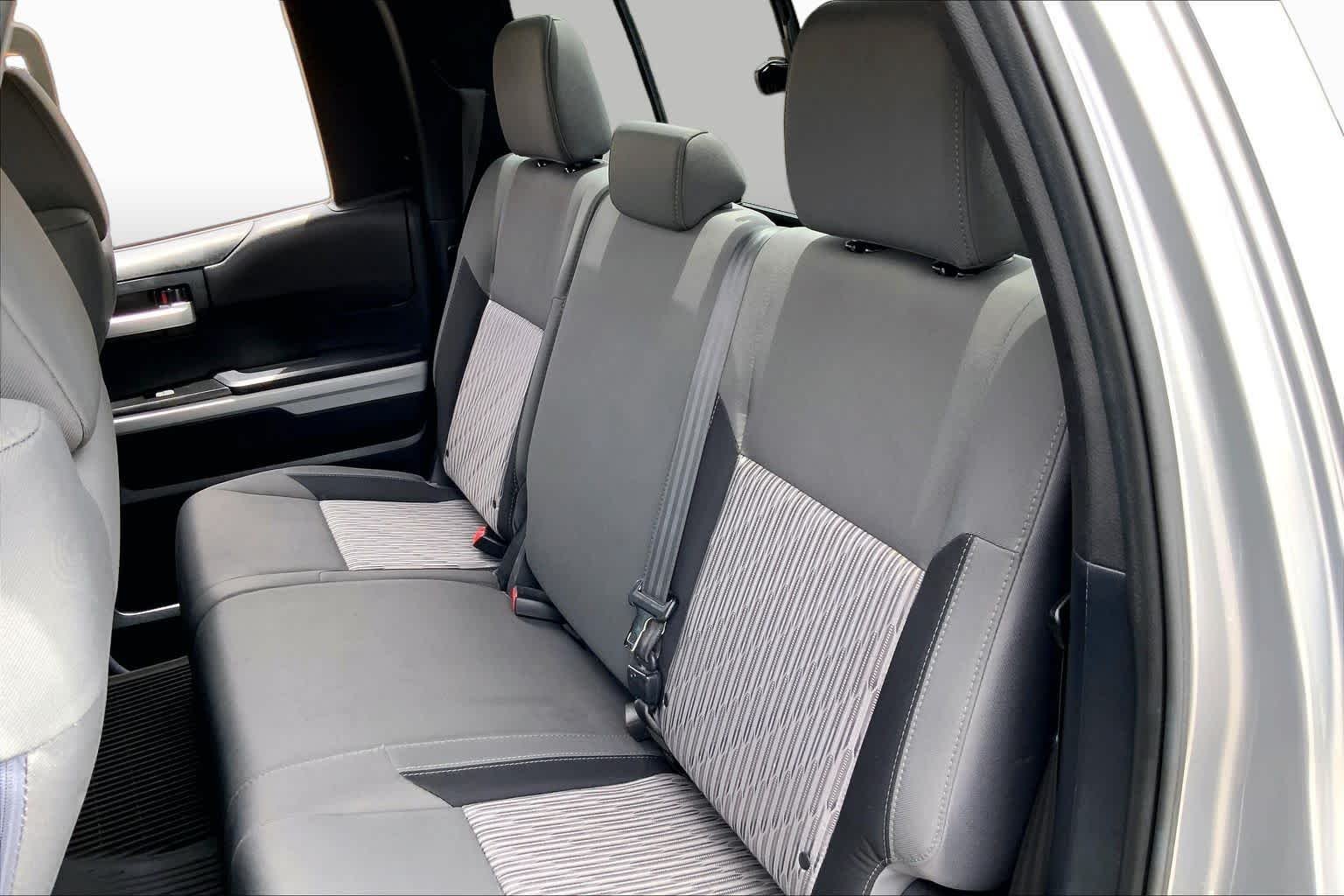 Used 2015 Silver Sky Metallic Toyota SR5 image 18