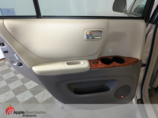 Used 2006 Gold Toyota Limited image 34
