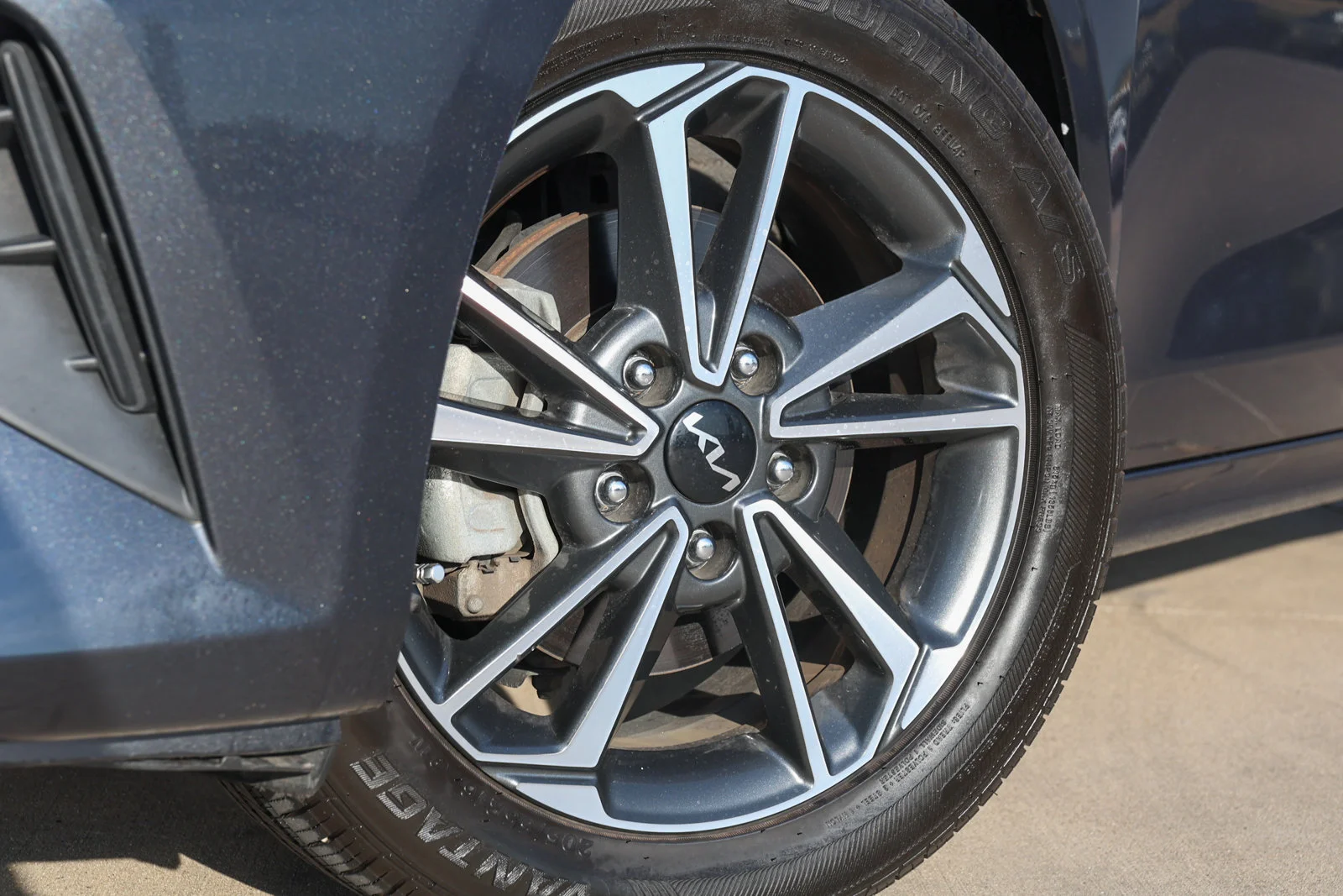 Used 2023 Gray Kia LXS image 12