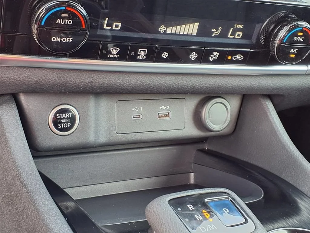 Used 2022 Silver Nissan SV Intelligent AWD image 10