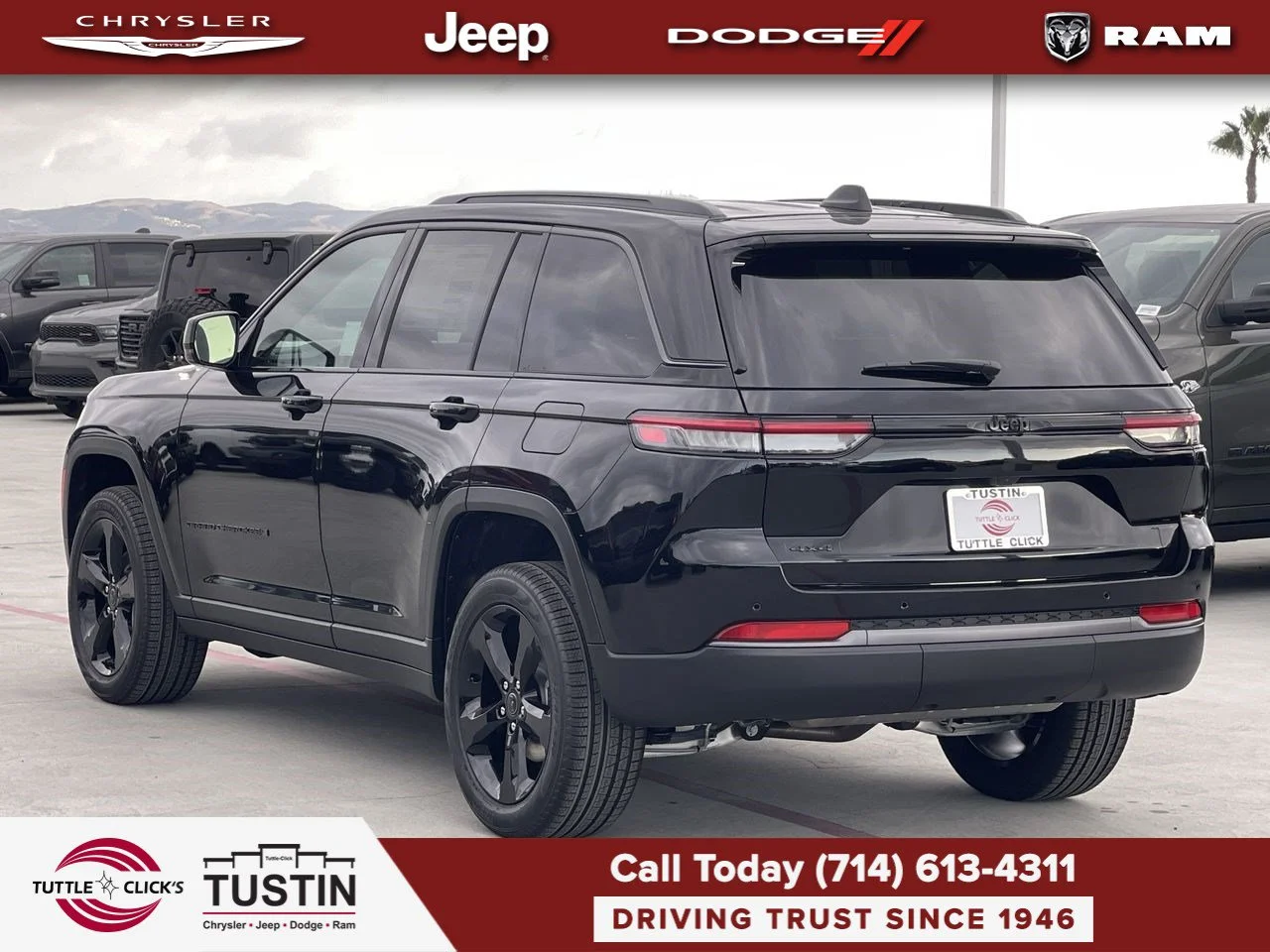 New 2027 High-Gloss Black Paint Jeep Limited image 10