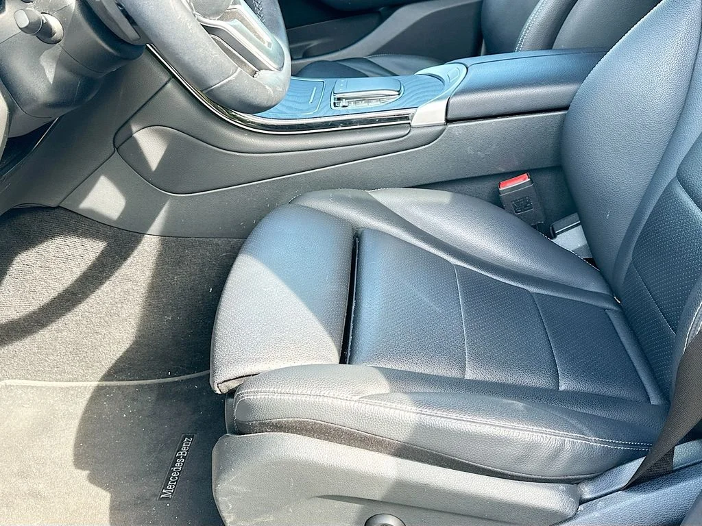 Certified Used 2022  Mercedes-Benz GLC 300 image 19