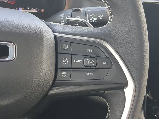 New 2026 Diamond Black Crystal Pearl-Coat Exterior Paint Jeep Laredo image 29