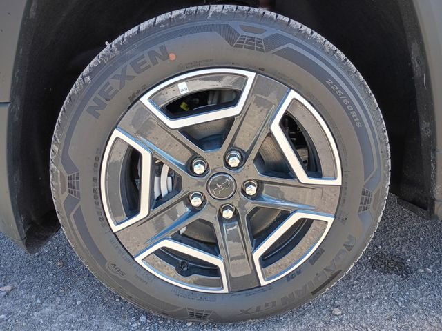 New 2026 Red Hot Pearl-Coat Exterior Paint Jeep Laredo image 21