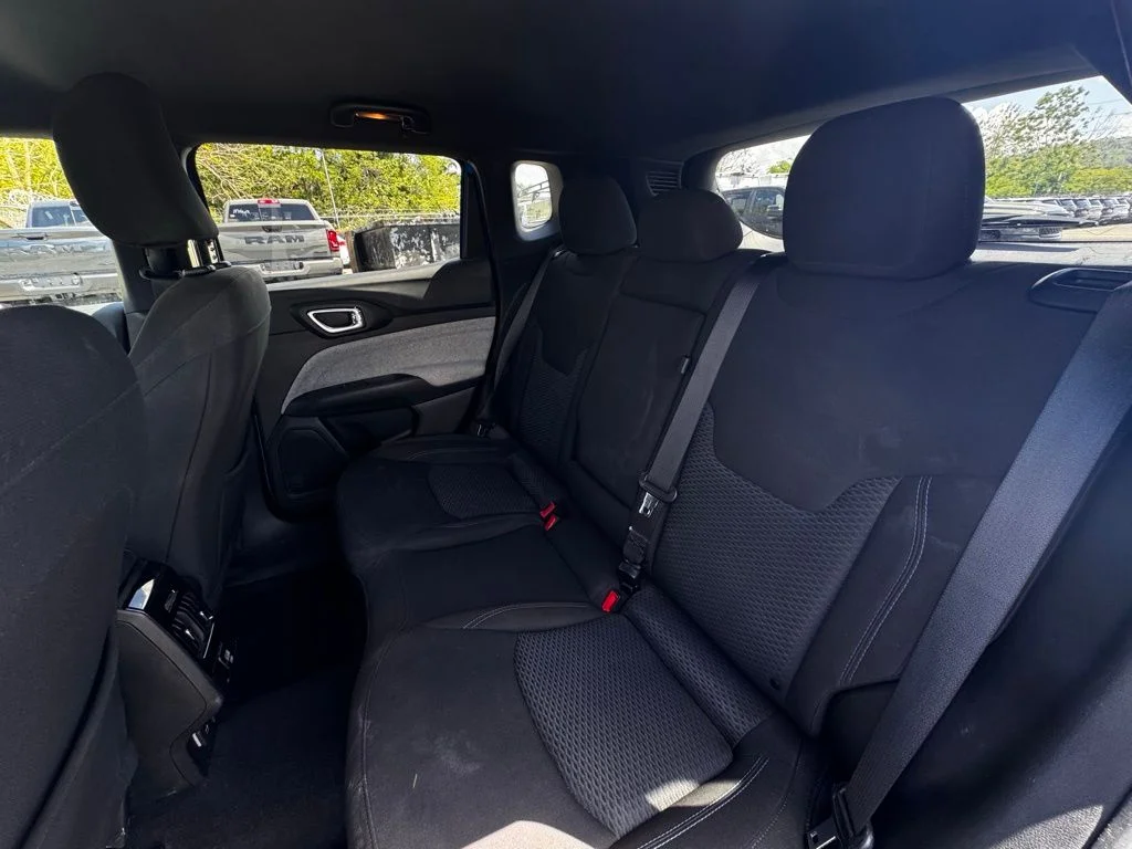 Used 2023 Blue Jeep Sport image 18