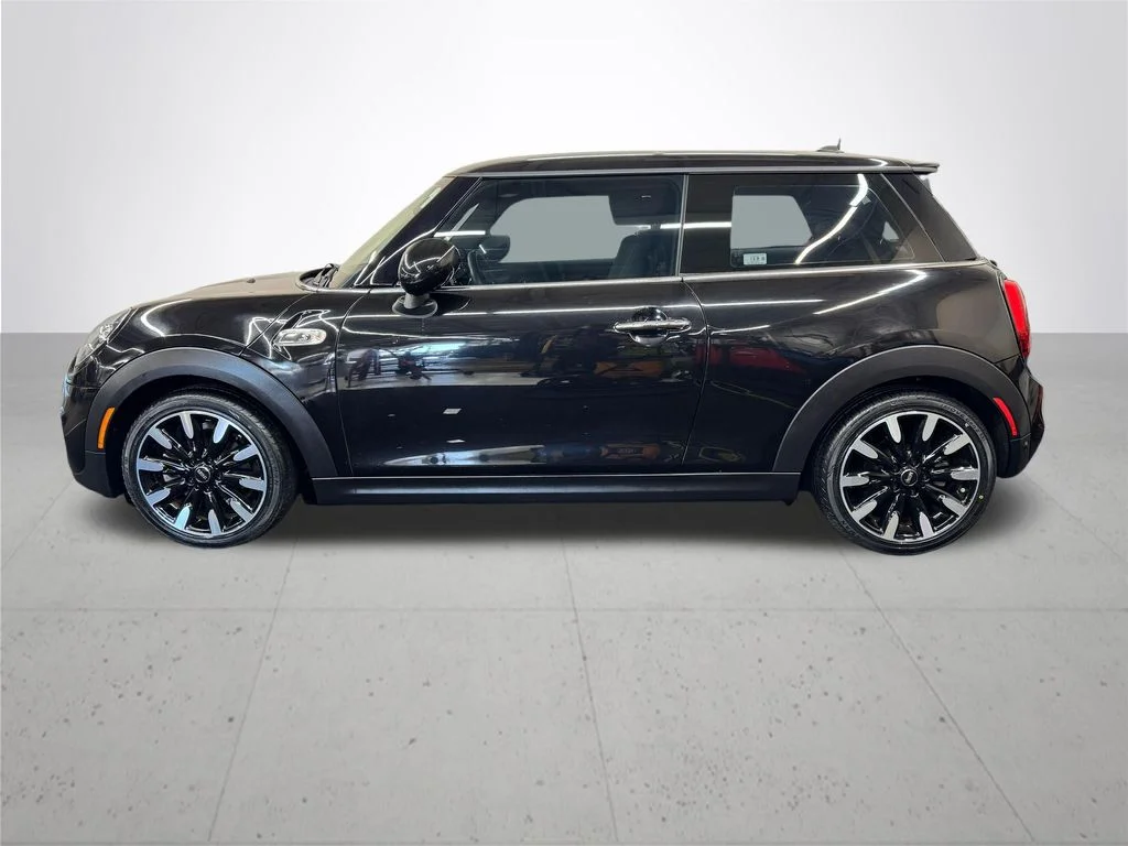 Used 2019 Black MINI Signature image 3