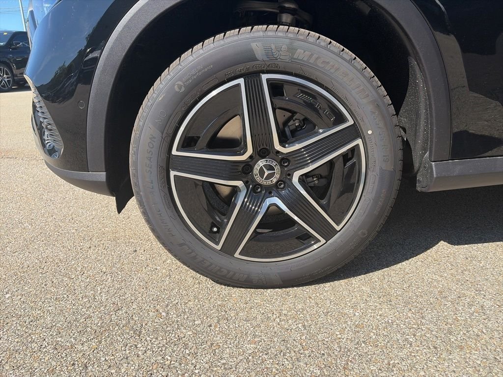 New 2026 Black Mercedes-Benz GLC 300 image 27