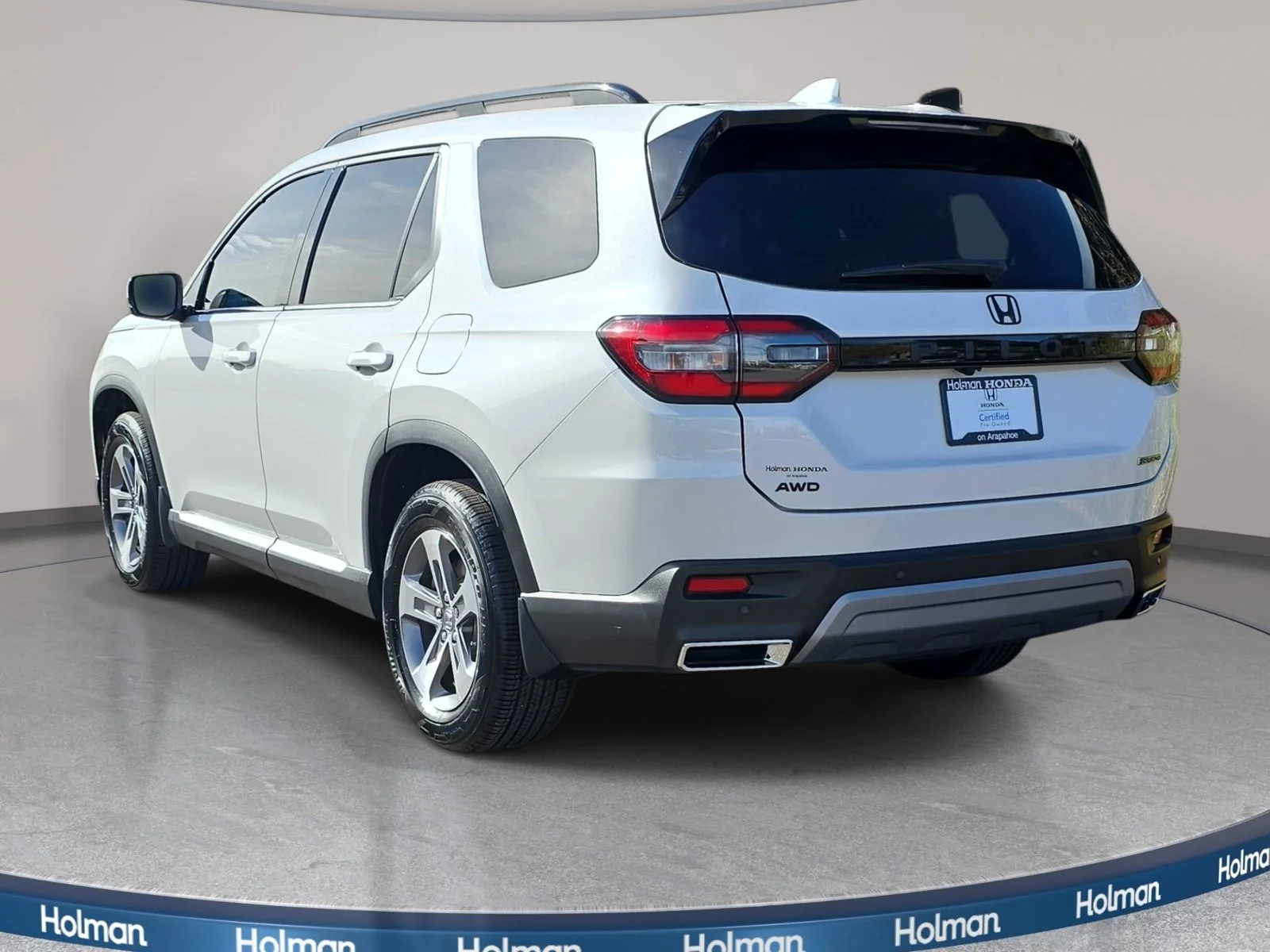 Certified Used 2025 Platinum White Pearl Honda Touring image 7