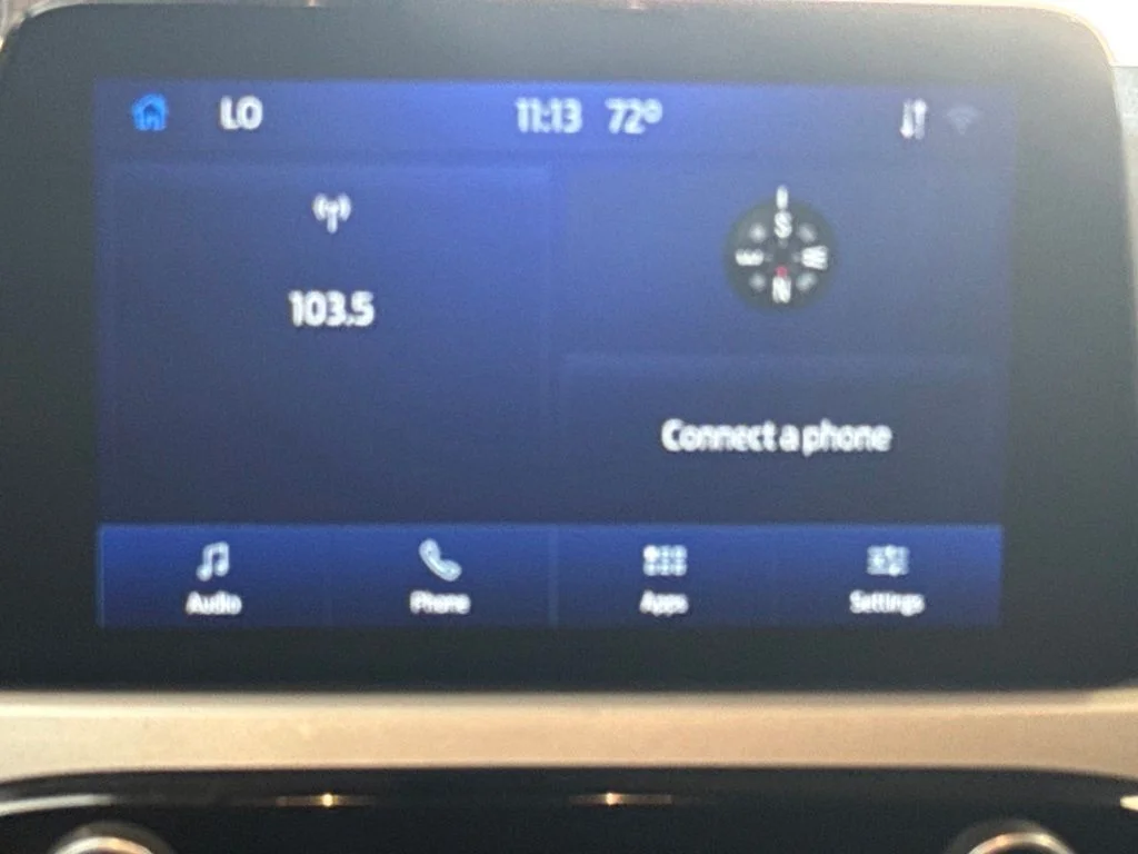 Used 2022 Blue Ford SE image 18