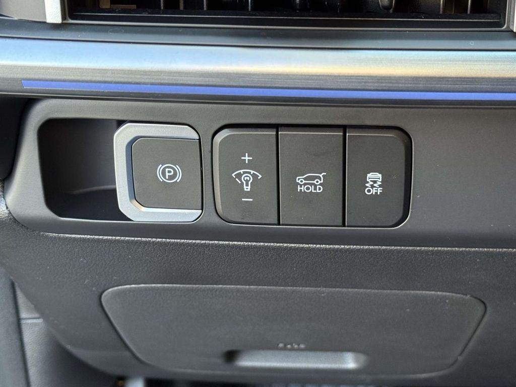 New 2026 Phantom Black Hyundai Limited AWD image 31