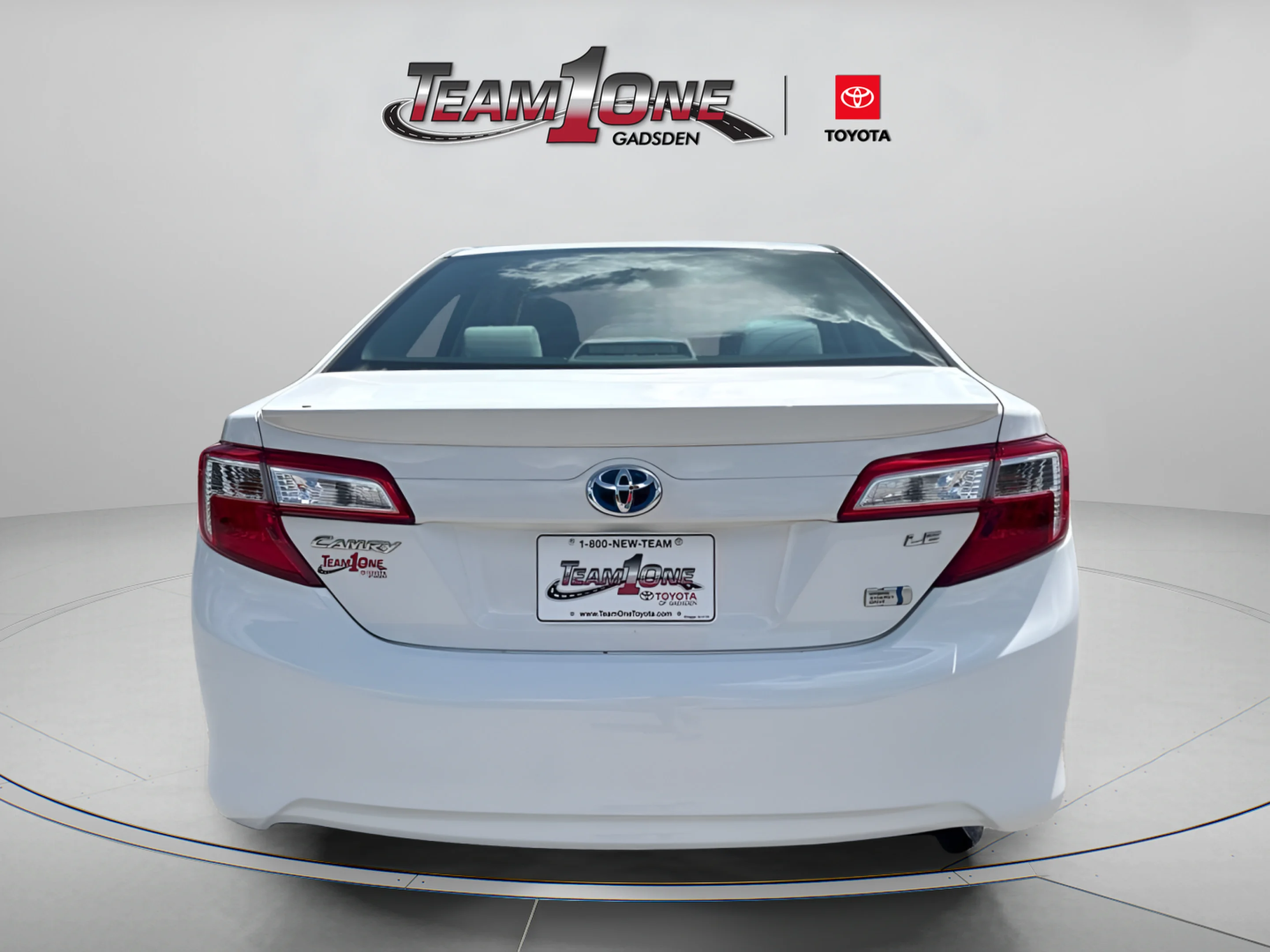 Used 2012 Super White Toyota LE image 5