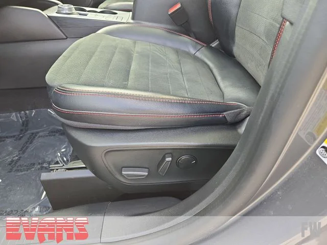Used 2022 Gray Ford SEL image 17